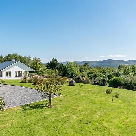 4 Bedroom Luxury Overlooking Bay Dom wakacyjny *
