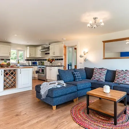 4 Bedroom Luxury Overlooking Bay Holiday home Kenmare