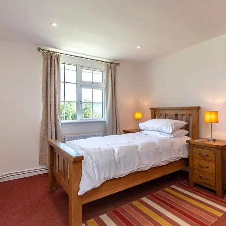 4 Bedroom Luxury Overlooking Bay Holiday home
